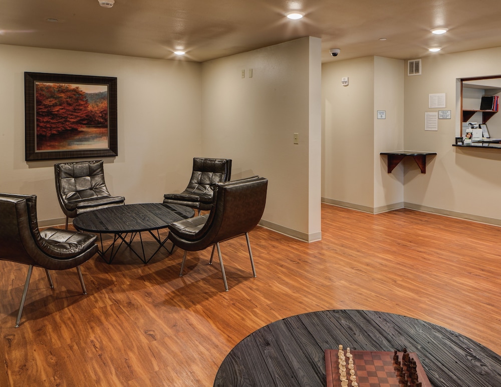 WoodSpring Suites Columbus NE I 270 Airport - photo 3