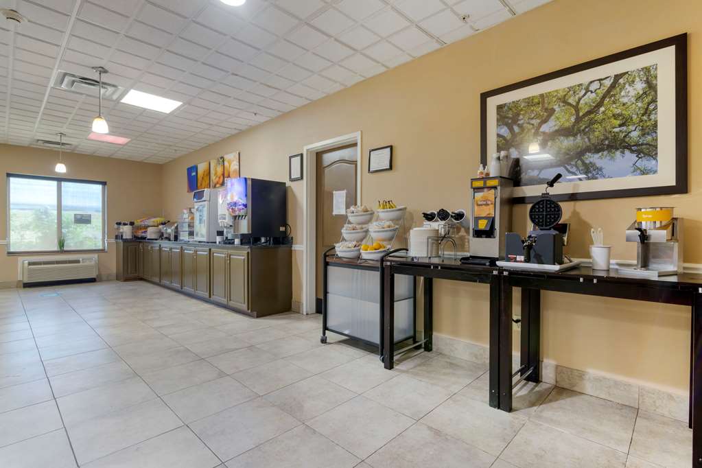 Comfort Suites Savannah North I 95 - photo 27