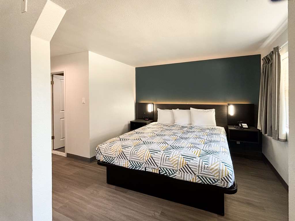 OYO Hotel Irving DFW Airport North - photo 12