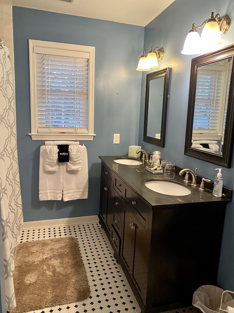Inn at 605 - photo 13