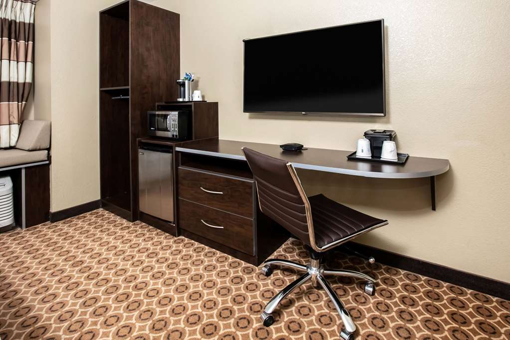 Microtel Inn & Suites By Wyndham Pecos - photo 7