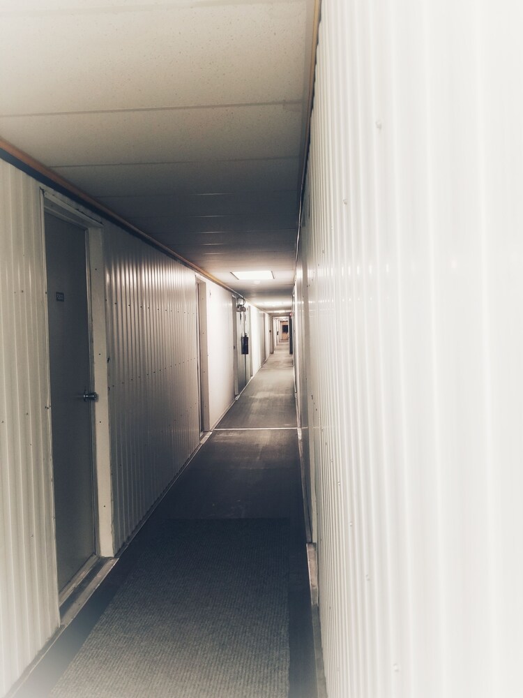 Valdez Airport Mancamp Hotel - photo 17
