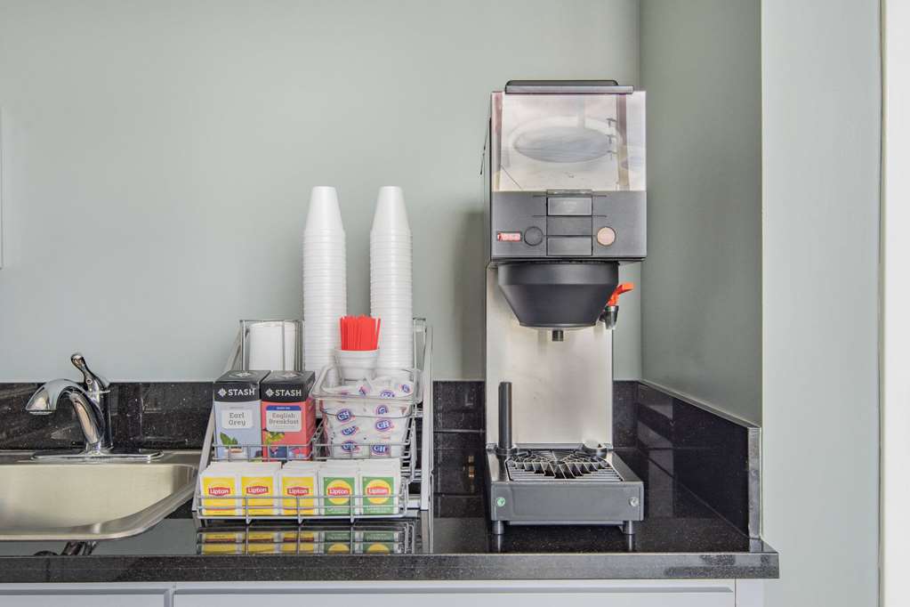 Super 8 by Wyndham North Hollywood - photo 34