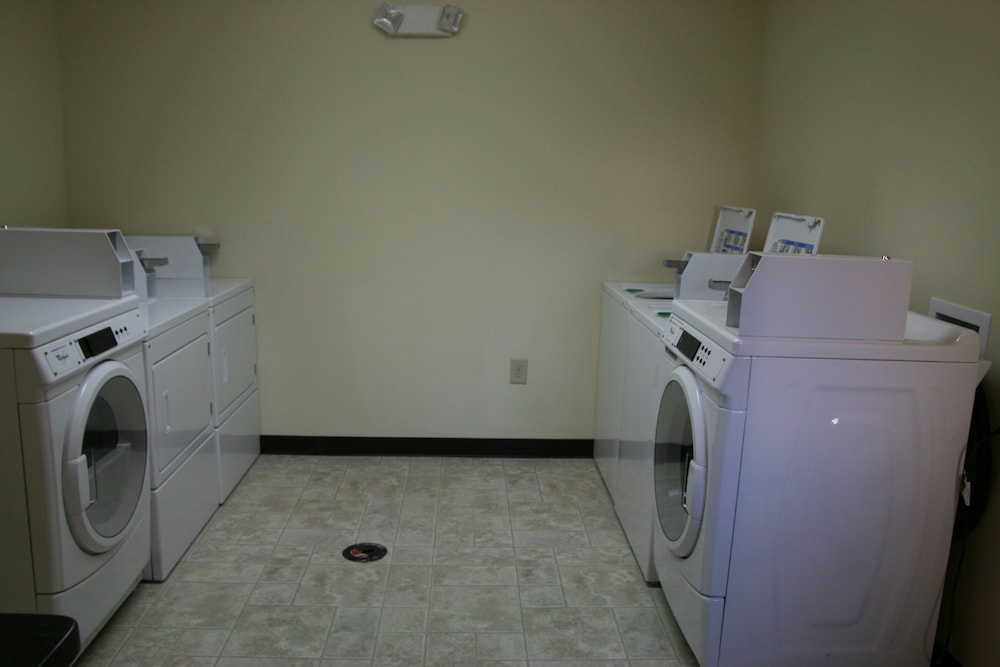 Affordable Suites Mooresville LakeNorman - photo 25