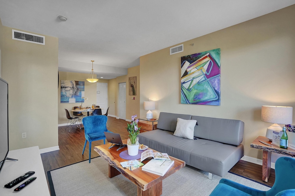 Dharma Home Suites South Miami at Red Road Commons - photo 32