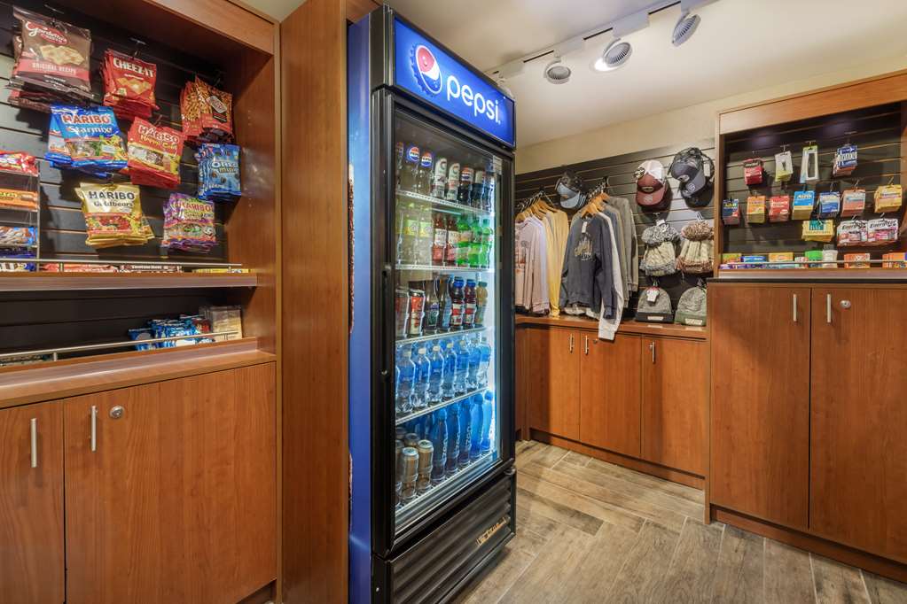 Best Western Plus Superior Inn - photo 8