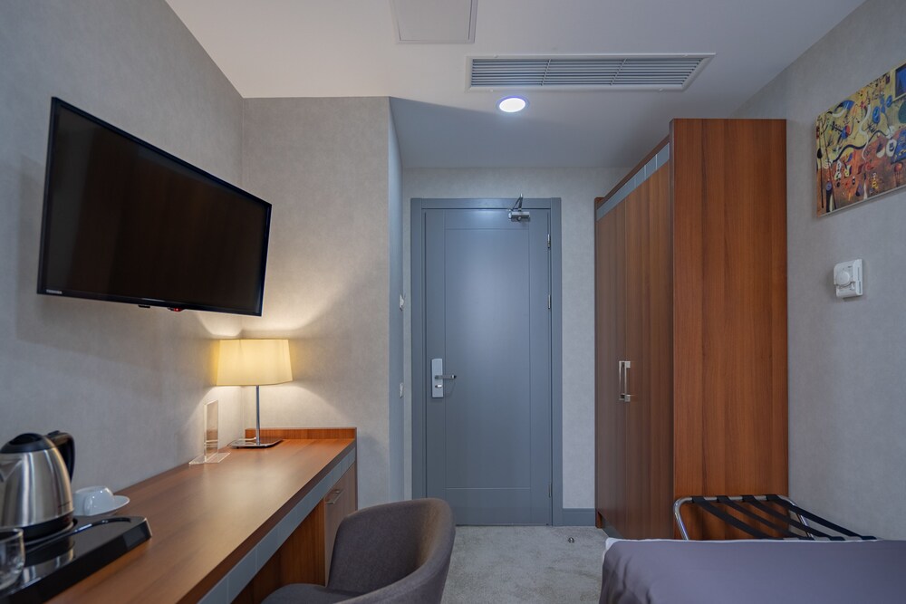 Guestroom View