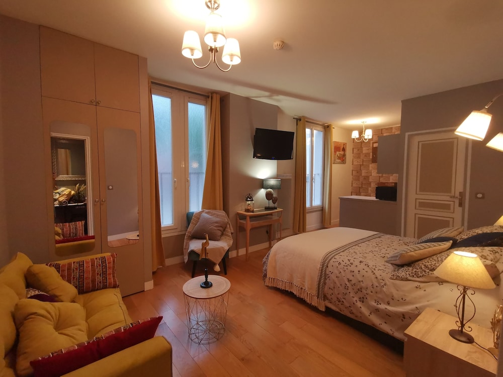 Hotel Oh Sevres Autrement — Sevres