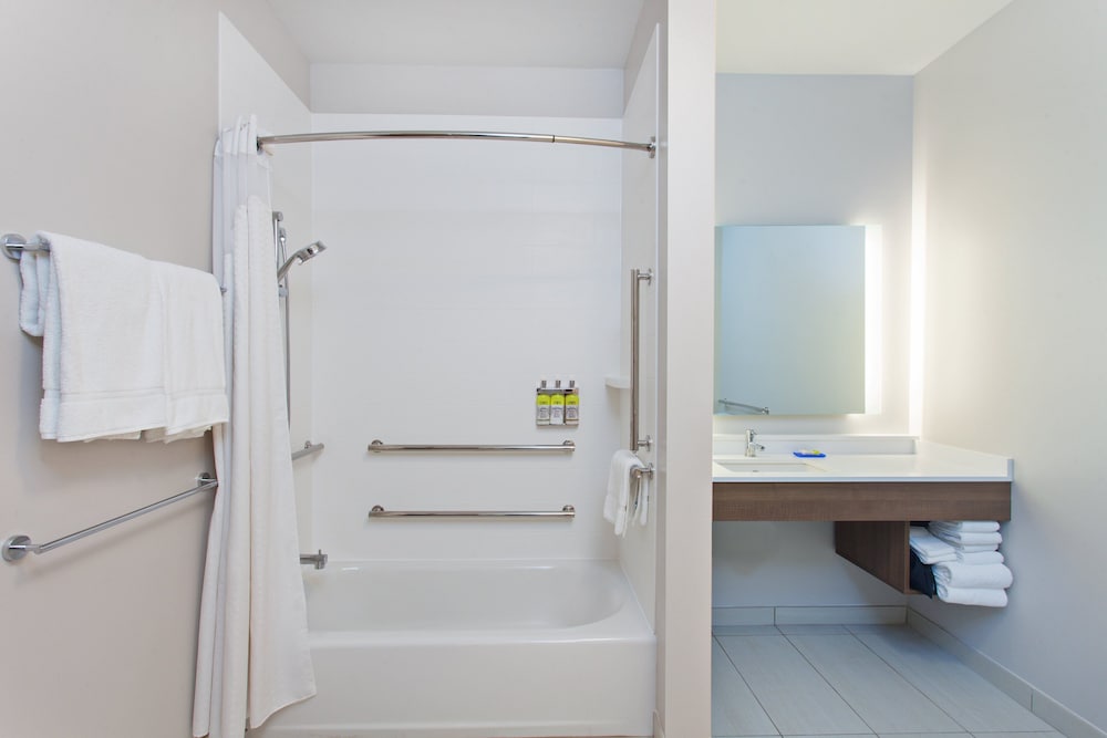 Holiday Inn Express & Suites Moses Lake by IHG - photo 16
