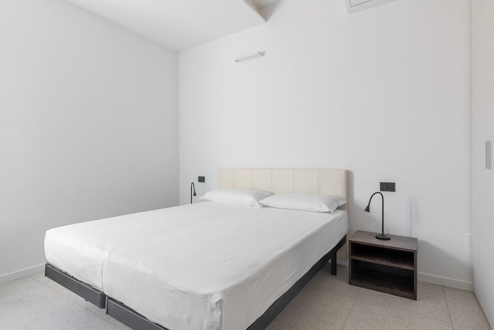 Capo di Lucca White Apartments by Wonderful Italy — 4-Star Luxury Hotel in Bologna, Italy
