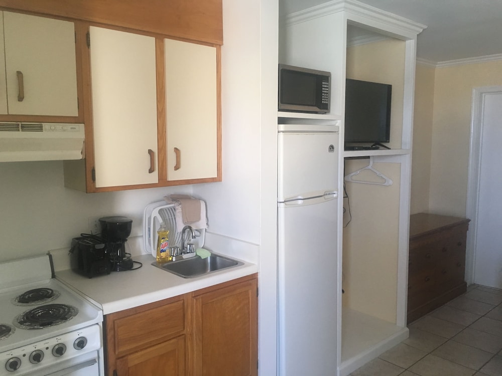 Ocean Cove Motel - photo 17