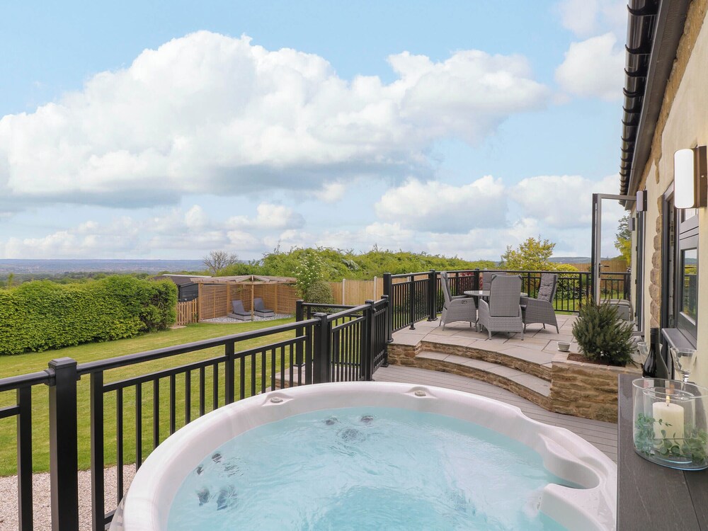 Highview Stables in Chesterfield, United Kingdom