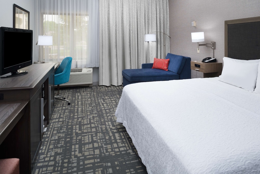 Hampton Inn North Sioux City - photo 10