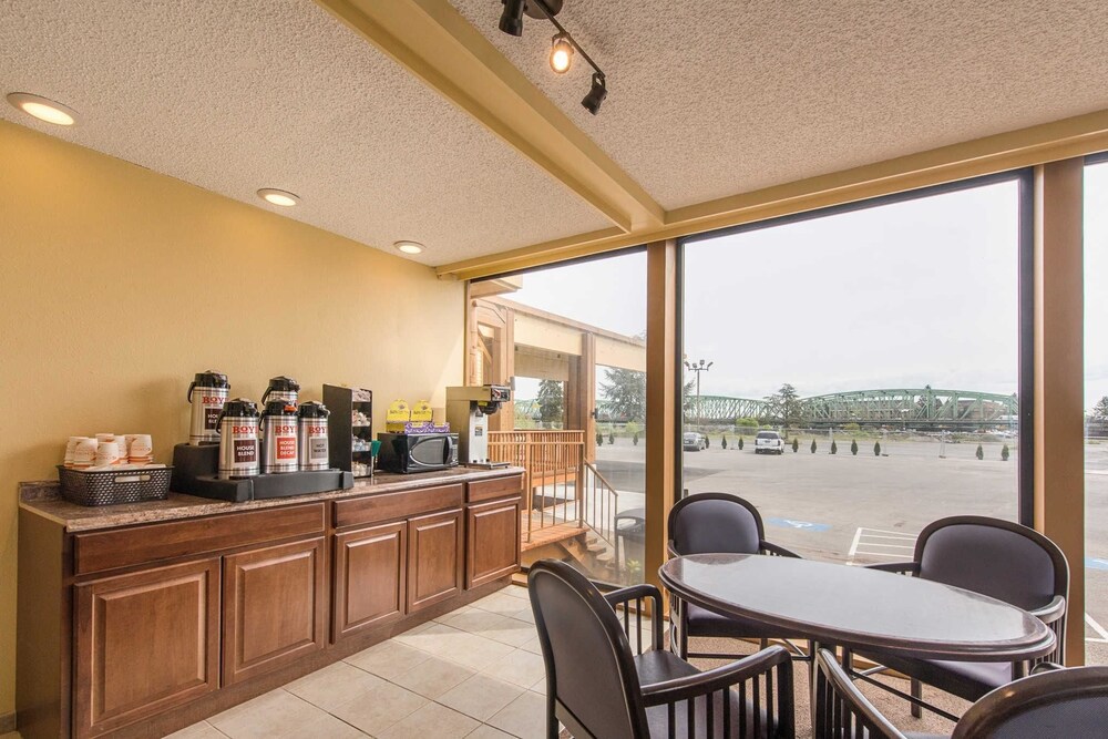 Rodeway Inn & Suites Portland Jantzen Beach - photo 36