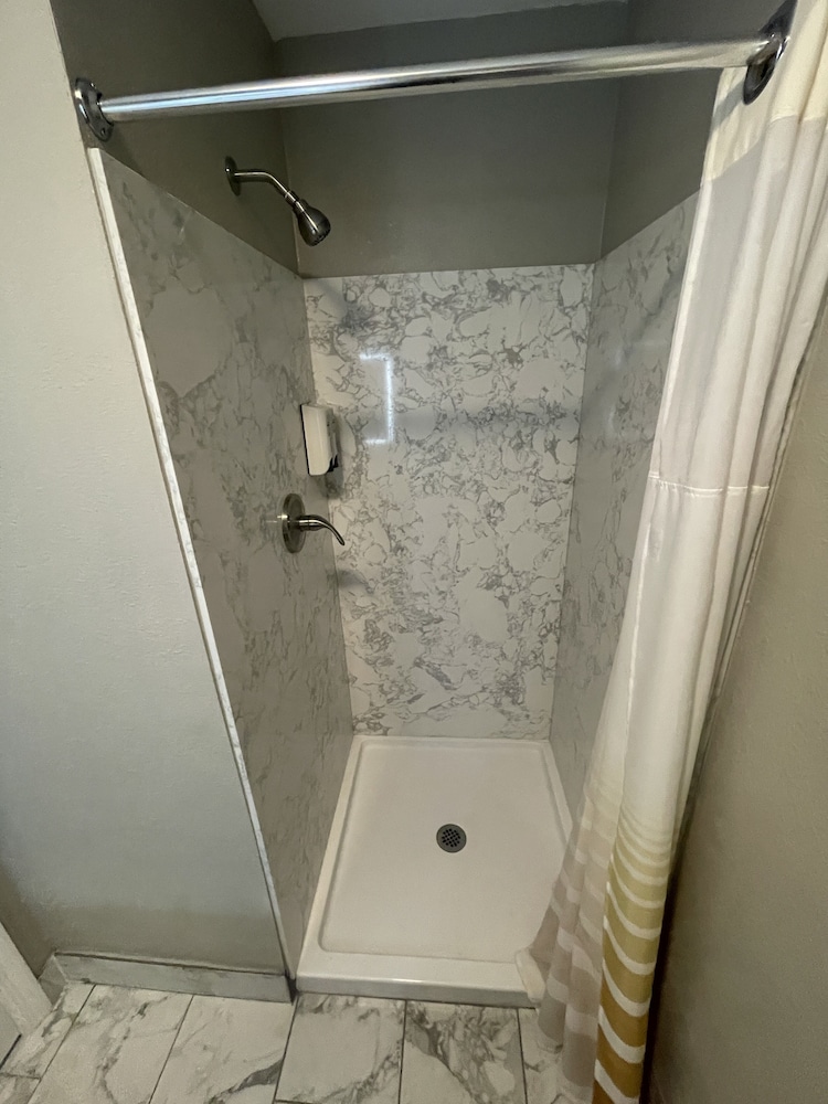 Villa Court Inn Oroville - photo 9