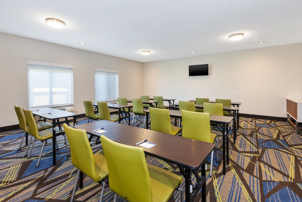 Holiday Inn Express & Suites Three Rivers by IHG - photo 32