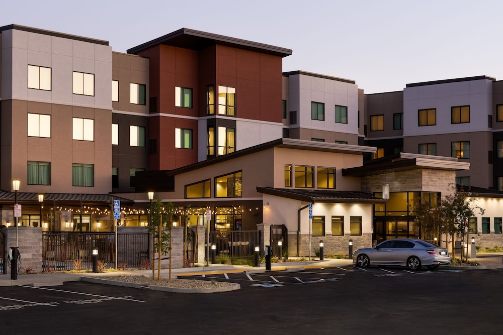 Residence Inn By Marriott Fairfield Napa 18533324 — Fairfield