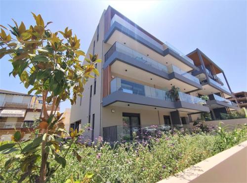 Brand New Condo Next To the Beach Peaceful Square Garden View — 4-Star Luxury Hotel in Rethymno, Greece