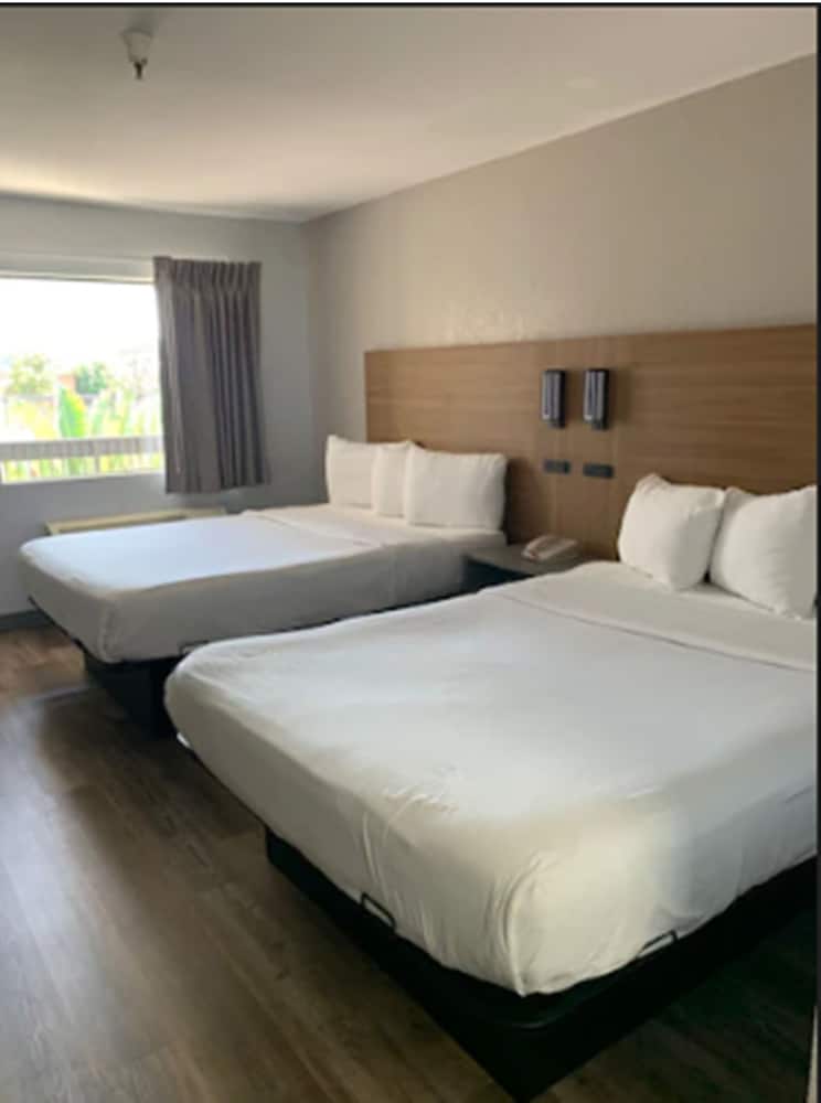 Motel 6 Santa Ana CA - photo 8