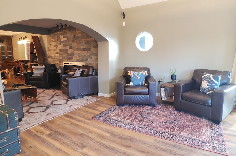 The Lakehouse Inn at Sledd Creek - photo 4