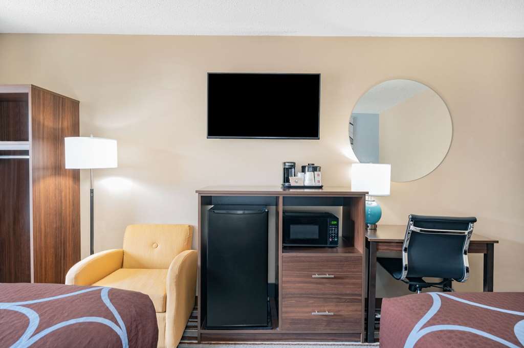 Super 8 by Wyndham Joliet - photo 23