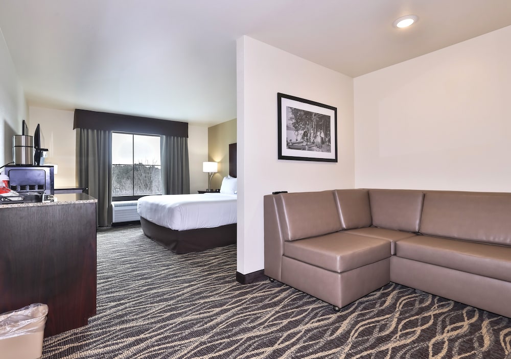 Cobblestone Hotel & Suites Rhinelander - photo 20