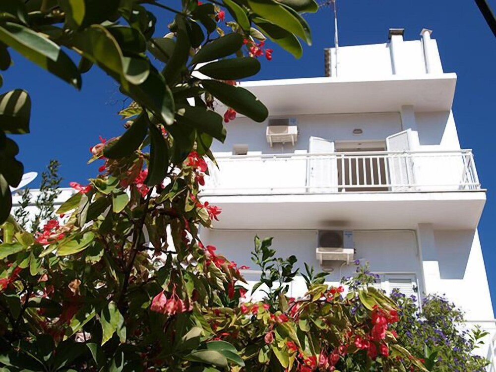 Lito Hotel - carbon neutral hotel in Samos