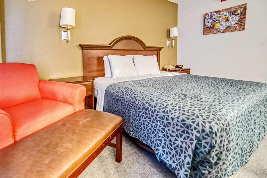 Econo Lodge Raleigh near Walnut Creek Amphitheatre - photo 33