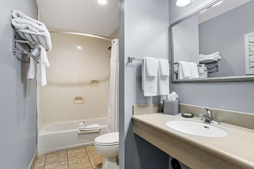 Best Western Plus Two Rivers Hotel & Suites - photo 32