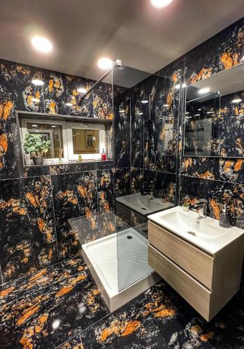 Luxor Jacuzzi Apartments — 4-Star Luxury Hotel in Sibiu, Romania