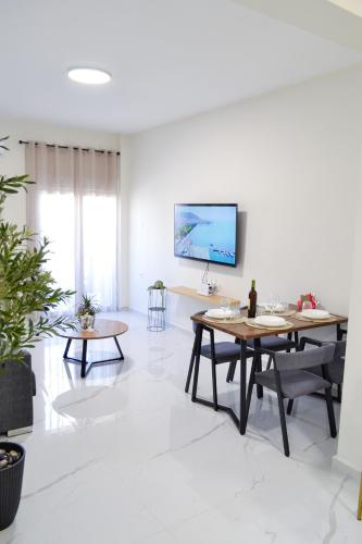 Eve's Central Comfort Apartment #1 — 4-Star Luxury Hotel in Volos, Greece