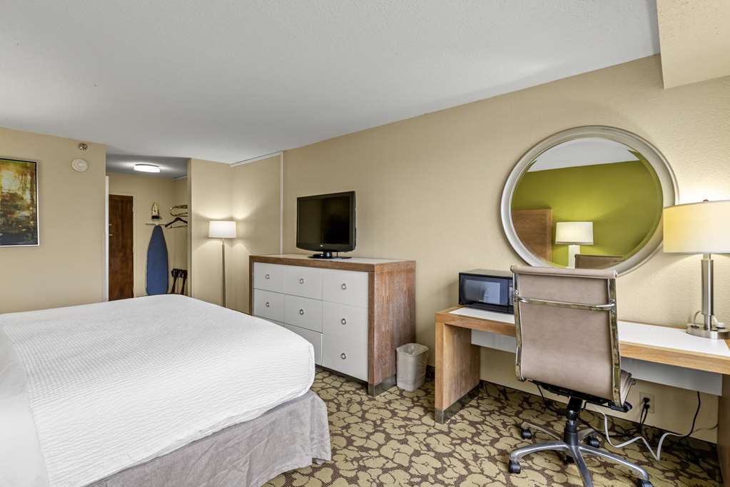 Red Lion Hotel Charlotte - photo 17