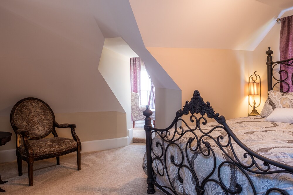 Dennison Street Inn Bed & Breakfast - photo 17