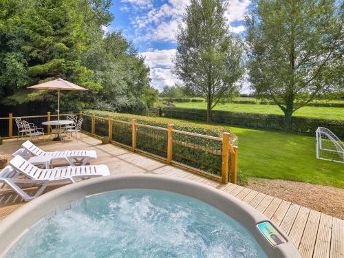 1 Luckington Stables W8321 — hotel in Coleford