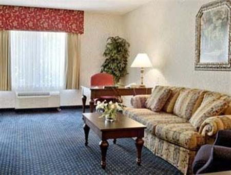 Wingate by Wyndham Tallahassee FSU - photo 4