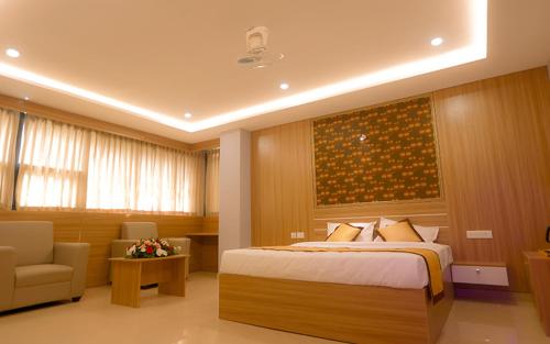 Hotel Emirates — hotel in Kannangad