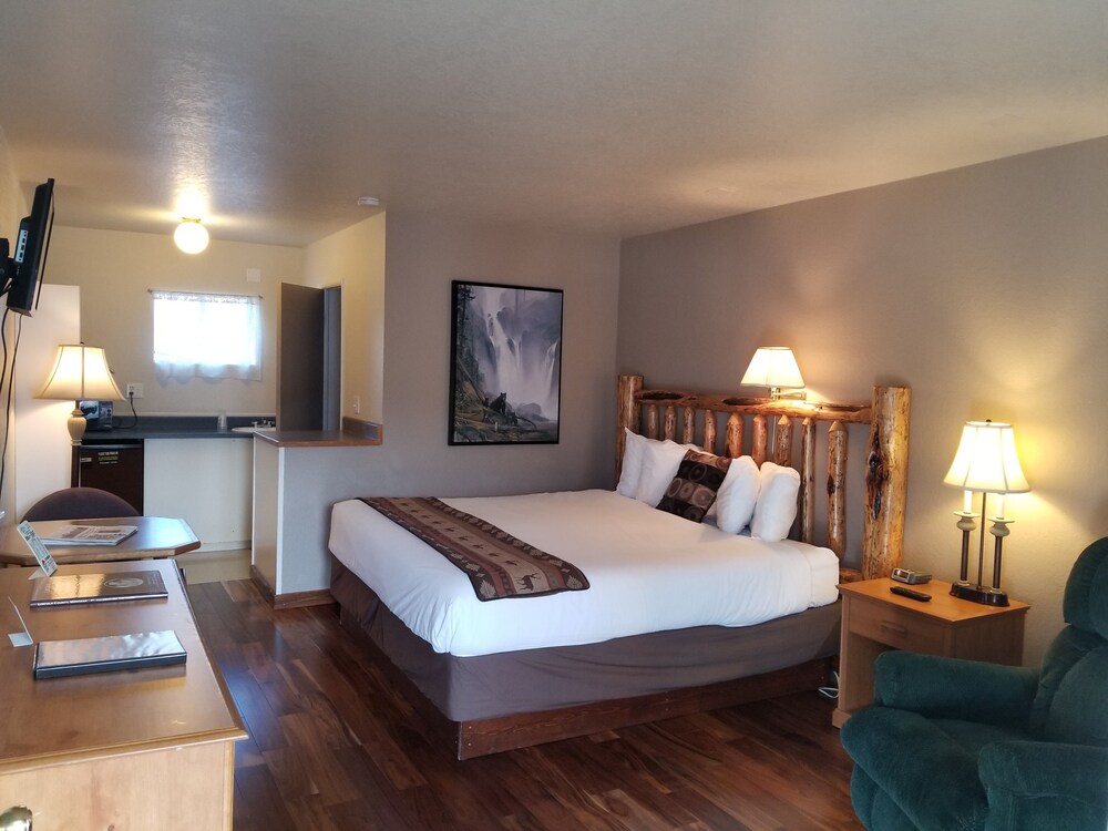Sandman Motel - photo 5