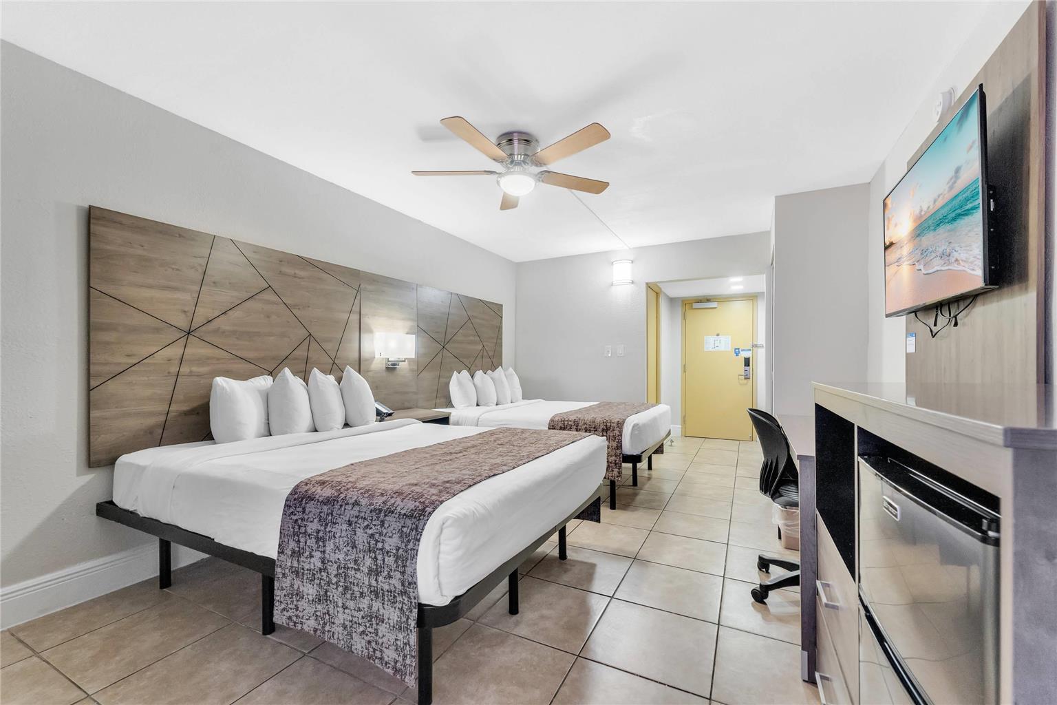 Rodeway Inn & Suites Fort Lauderdale Airport & Cruise Port - photo 35