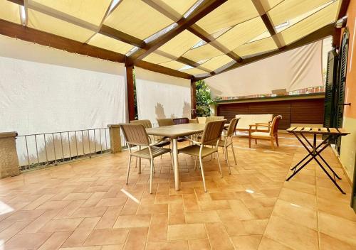LaureLiving Holiday Home Sonia&Valeria apartment — 4-Star Luxury Hotel in La Maddalena, Italy