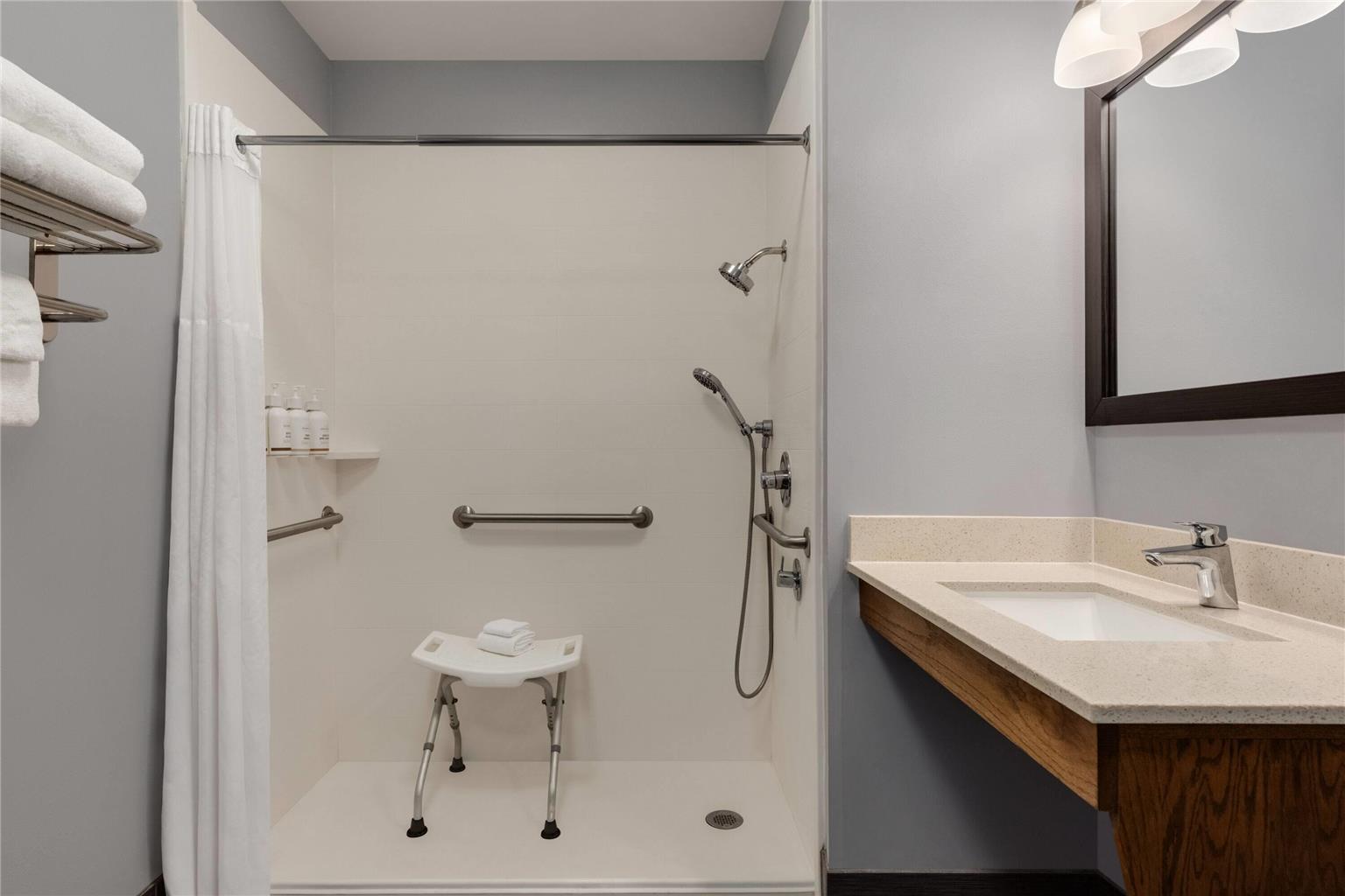 Baymont by Wyndham Albany at Albany Mall - photo 11