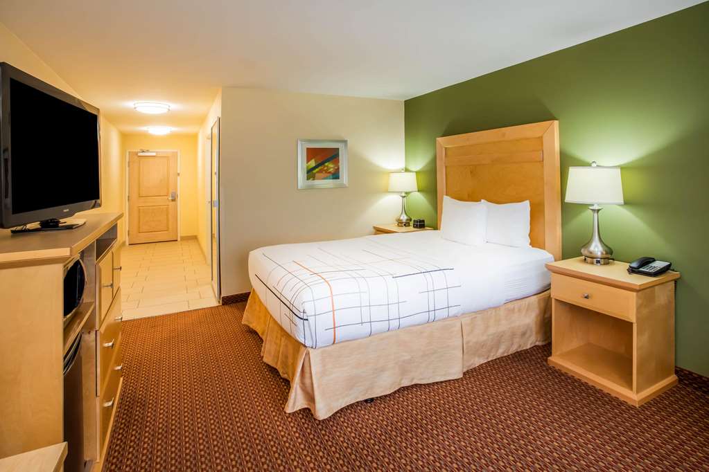 La Quinta Inn & Suites by Wyndham Rochester Mayo Clinic S - photo 19