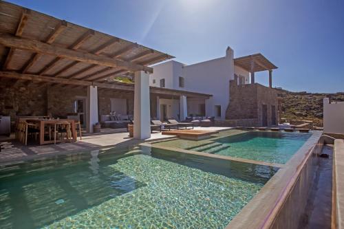 AURA Seaview Sunset Pool Villa w Night Security Guard Six Bedrooms — 4-Star Luxury Hotel in Mykonos, Greece