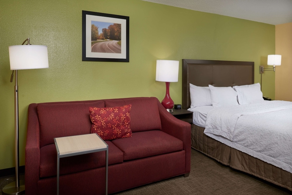 Hampton Inn Shelbyville - photo 16