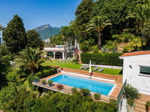 Starhost Villa il Poggio Amalfi Coast with pool garden and terrace — 4-Star Luxury Hotel in Vietri Sul Mare, Italy