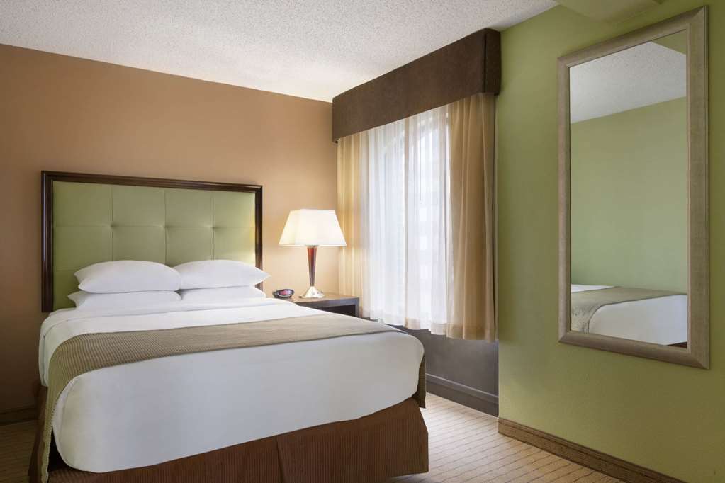 Days Inn by Wyndham Baltimore Inner Harbor - photo 26