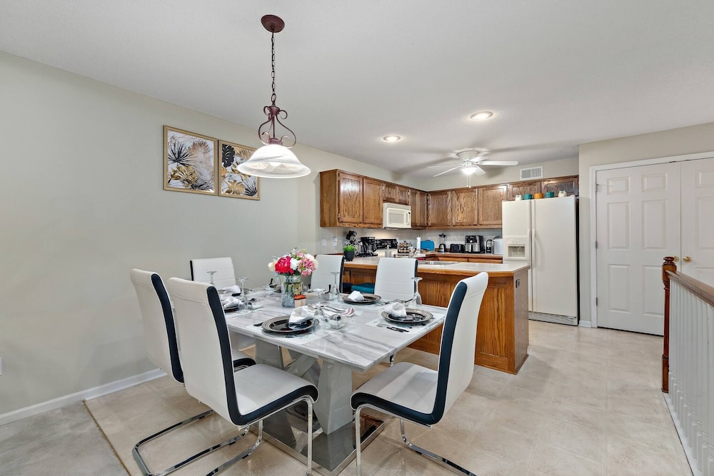 Beautiful Townhome 11 Minutes To Downtown Kansas City Mo - photo 13