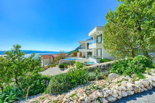 Bellevue — Baska Voda — photo 4