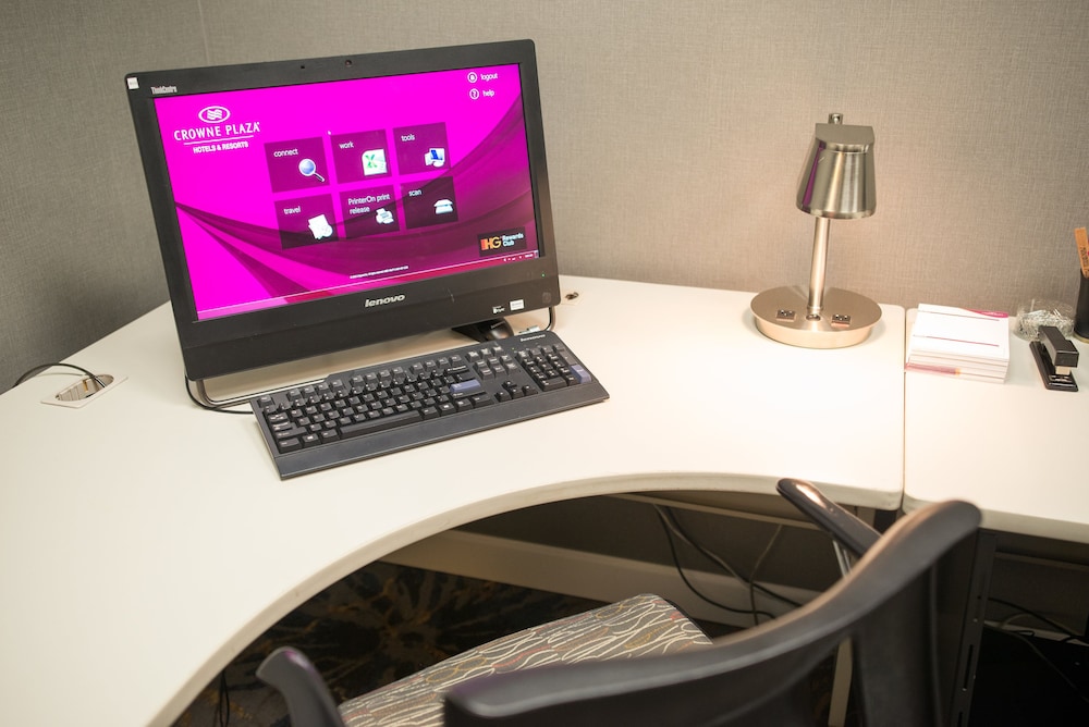 Crowne Plaza Suites MSP Airport Mall of America by IHG - photo 16
