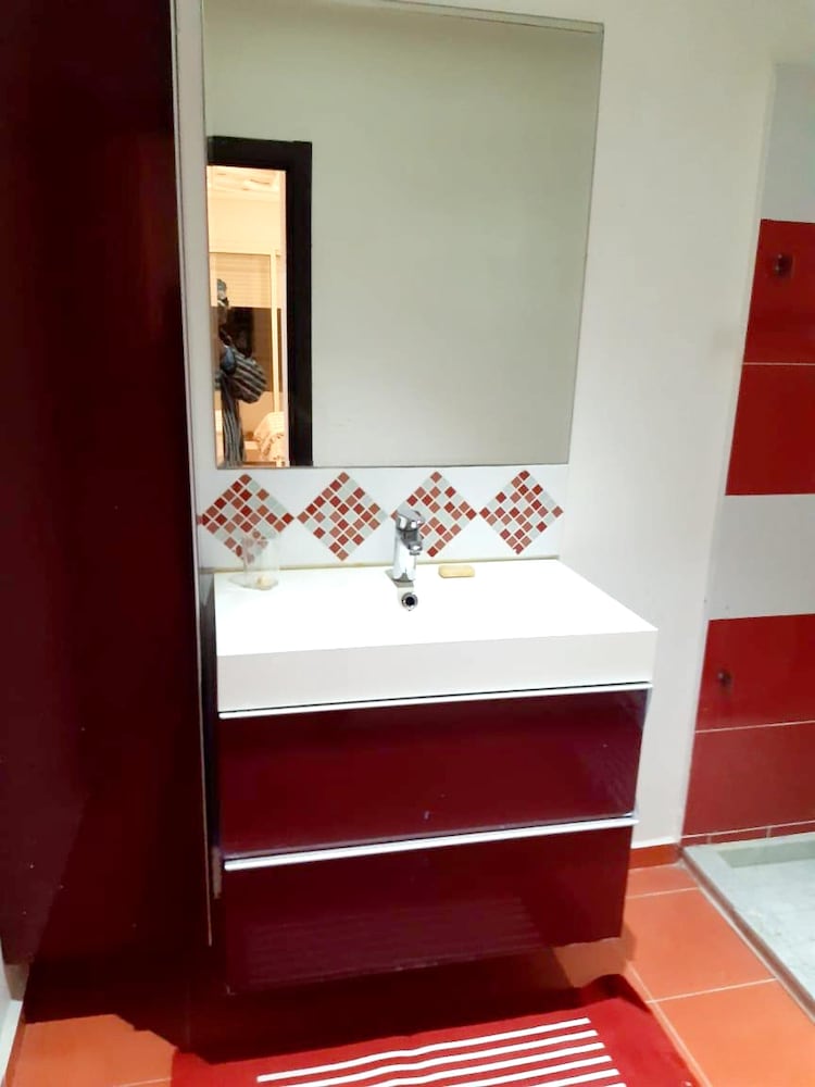 Spacious apartment in Nouaseur of 167 m — 4-Star Luxury Hotel in Zawyat An Nwacer, Morocco