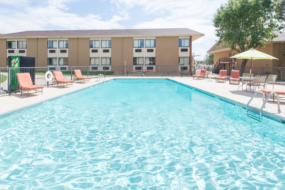 Ramada by Wyndham Albuquerque East - photo 3